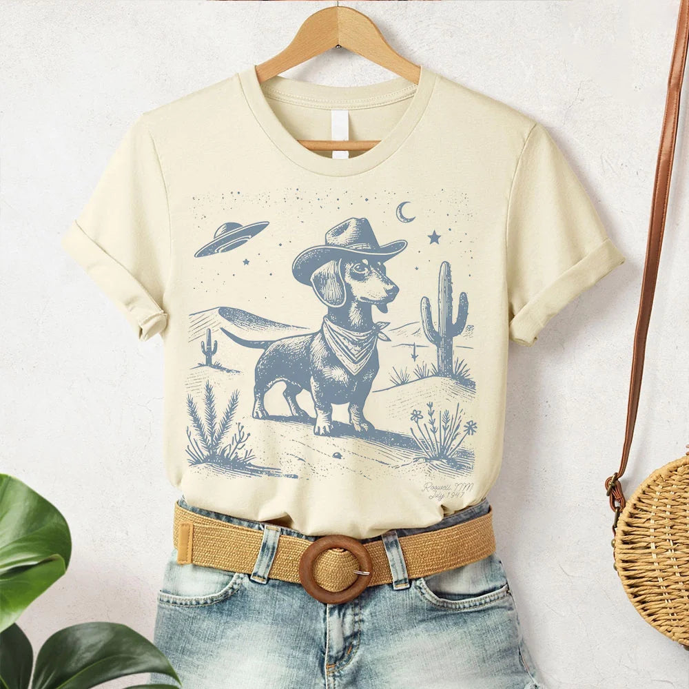 Dachshund Shirt, Doxie Vintage Shirt UFO Western Shirt, Retro T-Shirt, Cowboy TShirt, Wild West, Dogful DogMom, Dogfulness Shirting Weenie