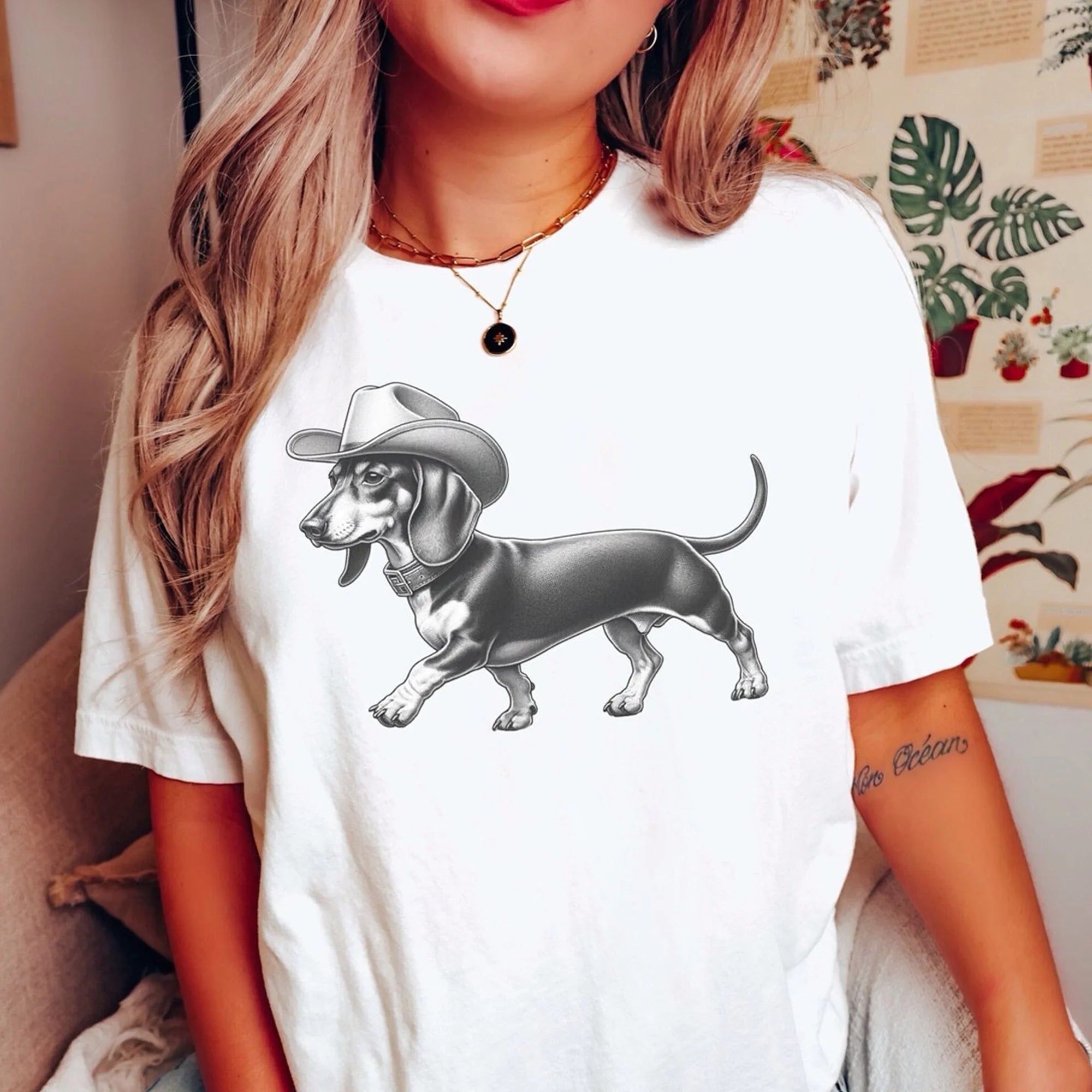 Dachshund shirt, dachshund gift, funny cowboy T-shirt, dachshund, dachshund mom, wiener dog, western shirt, gifts, country music shirt