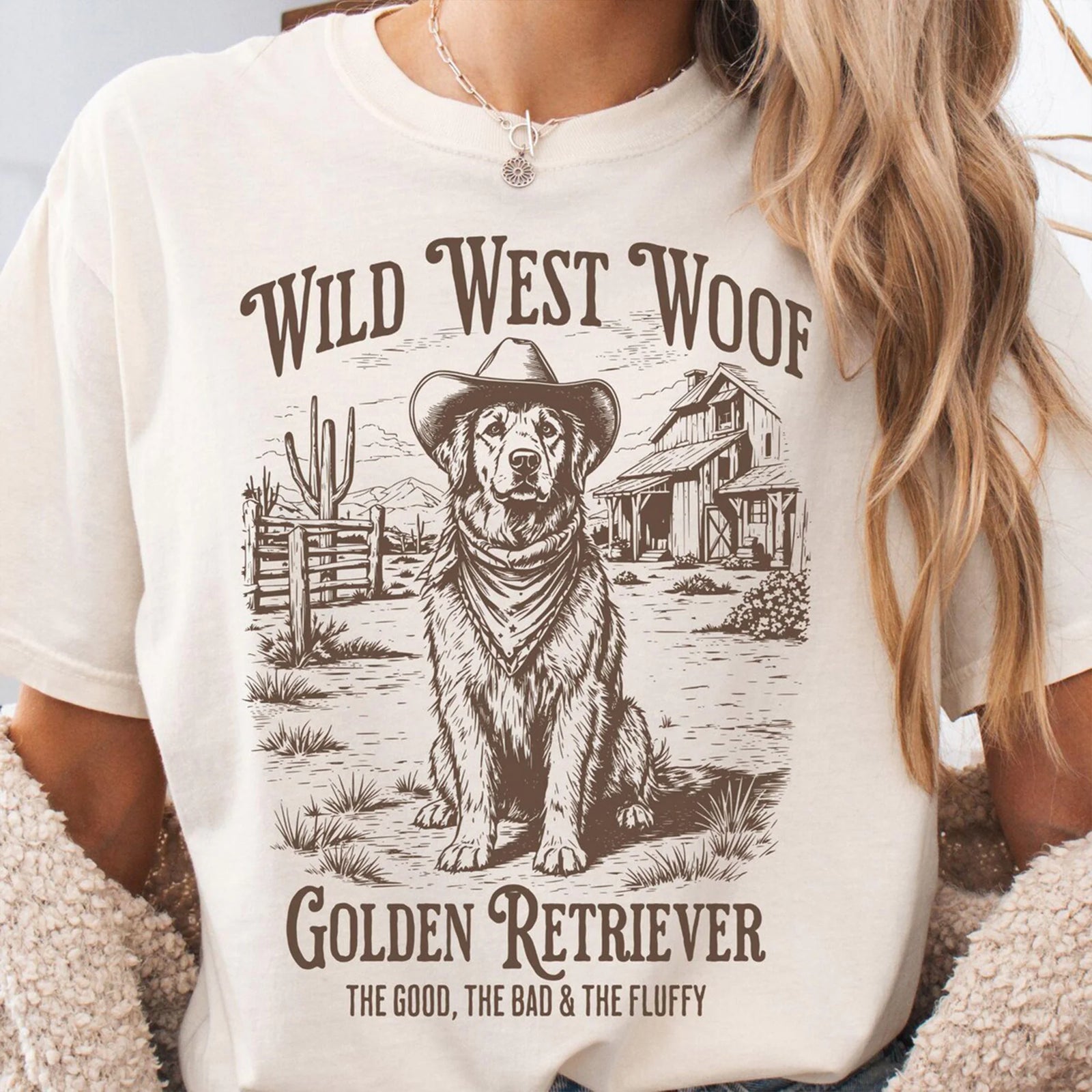 Wild West Golden Retriever T-Shirt - Western Dog Shirt, Funny tshirt, Cowboy Dog Tee, Funny Dog Owner Gift, Golden Retriever Mom Shirt