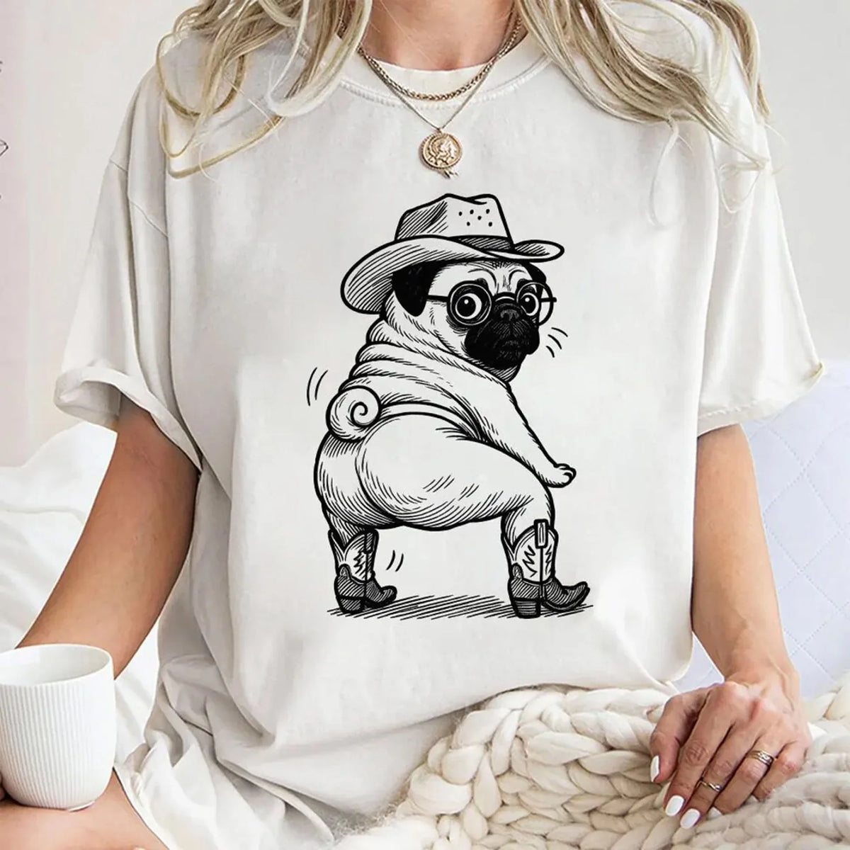 Booty Pug Cowboy Tee – Funny Dog Butt T-Shirt, Retro Western Graphic, Cute Cowboy Pug with Glasses, Quirky Animal Lover Gift