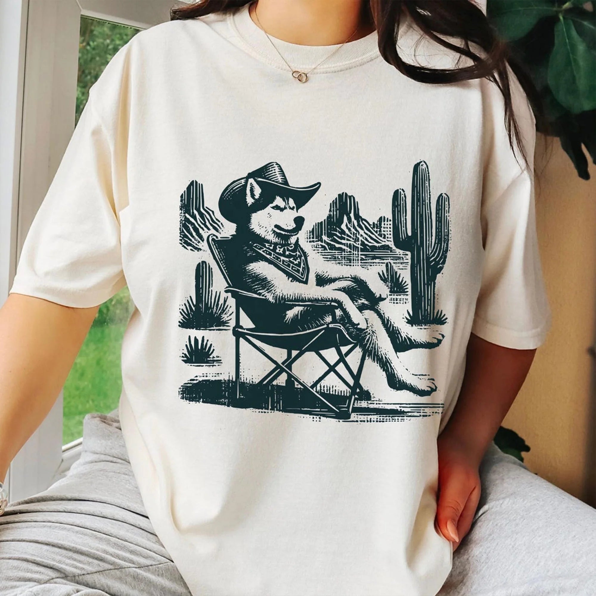 Vintage Husky Western Shirt – Cowboy Husky Tee, Retro Desert Dog Chill T-Shirt, Gift for Husky Mom, Dad & Siberian Husky Lovers