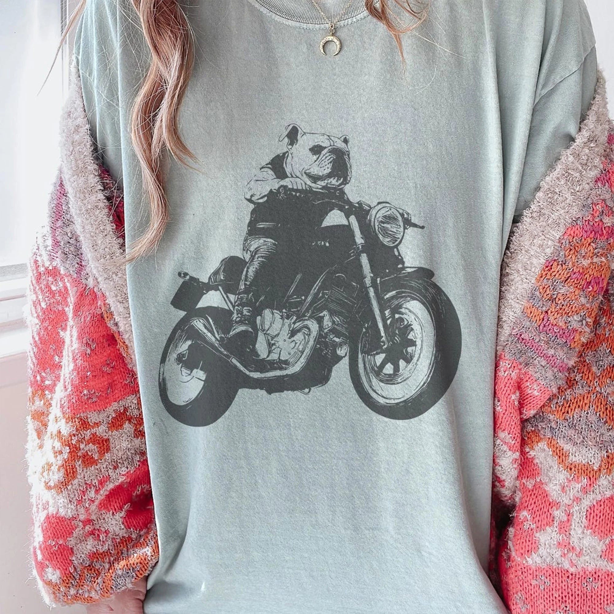English Bulldog Motorcycle T-Shirt - Biker Bulldog Retro Rider Tee, English Bulldog MotorBikes Shirt Motor Lover Vintage Bulldog Mom Dad Tee