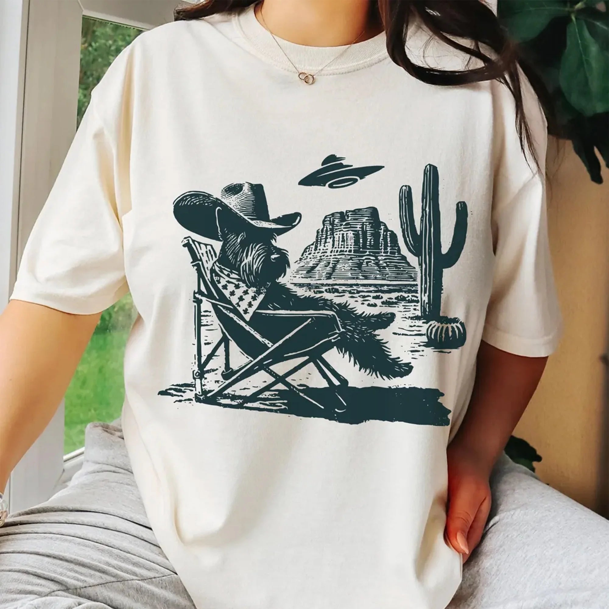 Vintage Scottie UFO Shirt – Western Cowboy Scottie Tee, Retro Alien Dog T-Shirt, Perfect Gift for Scottie Mom, Dad & Dog Lovers