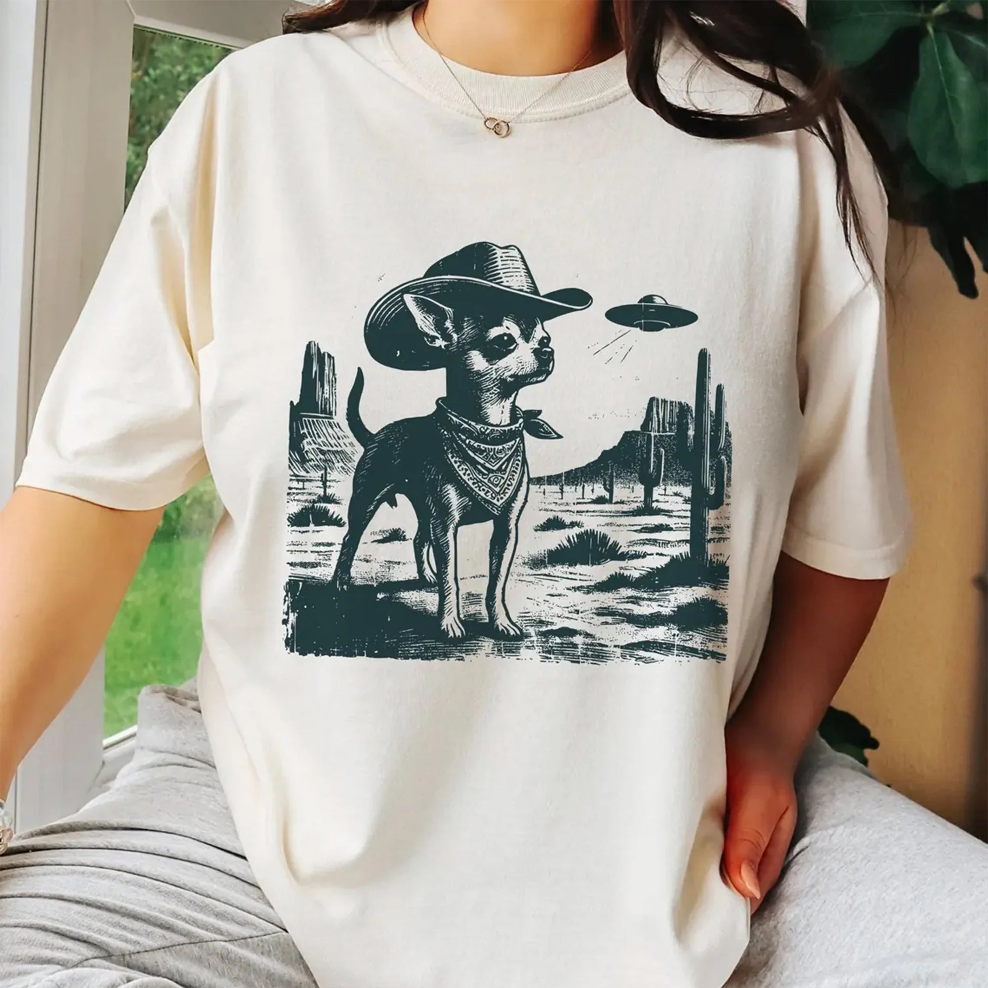 Vintage Chihuahua UFO Shirt - Alien Chi Dog Cowboy Tee, Western Chihuahua Mom or Dad Gift, Retro Chihuahua T-Shirt, Wild West Chihuahua