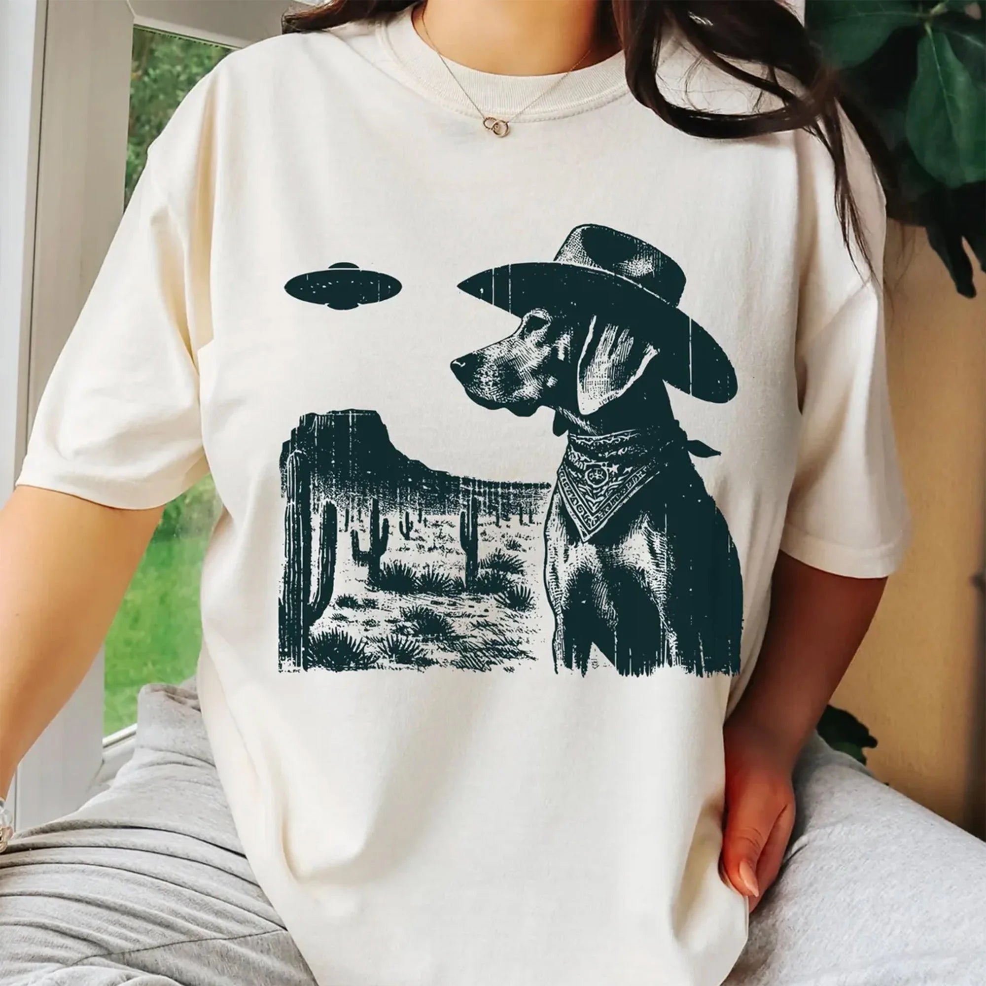 Vintage Coonhound UFO Shirt, Western Cowboy Coonhound Shirt, Retro Alien Dog T-Shirt, Perfect Gift for Coonhound Mom, Dad & Dog Lovers