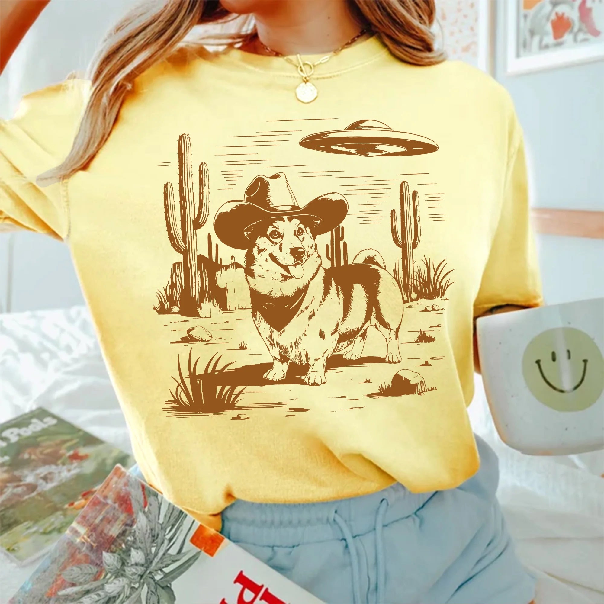 Corgi Western UFO Shirt, Retro Vintage Dog Lover Gift, Funny Alien Cowboy Tee, 90s Cowgirl Wild West T-Shirt, Dog Mom And Dog Owner Gift Tee