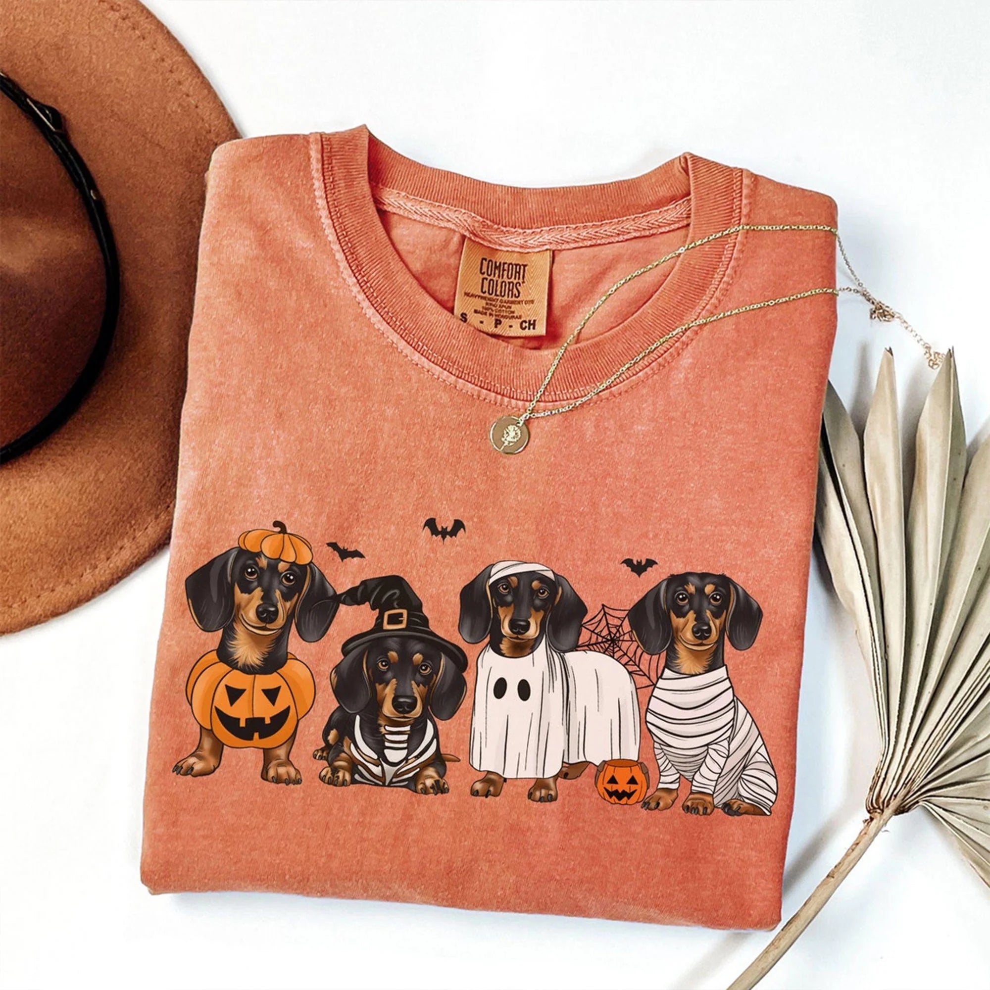 Comfort Colors® Dachshund Shirt, Halloween Dachshund Shirt, Dachshund Halloween Tshirt, Сute Ghost Dog T-shirt, Dog Lover Gift, Doxie Mom