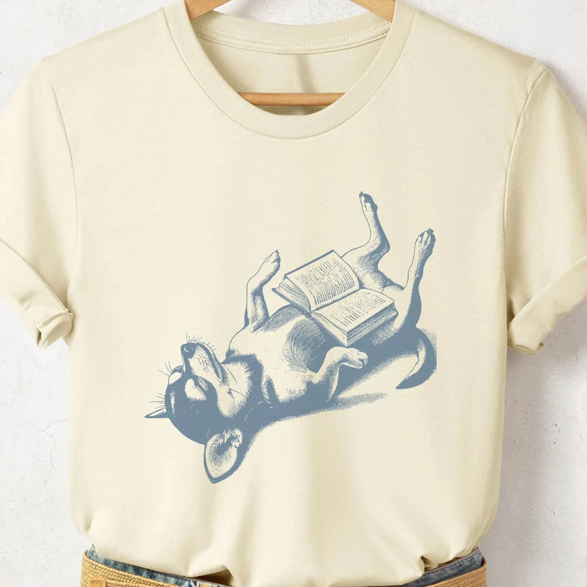 Chihuahua Vintage Dog Shirt Sleeping Dog Tshirt Funny Dog Shirt, Book Reading Dog Nap Sweatshirt, Chiwawa Mom Chihuahua Dad Literary