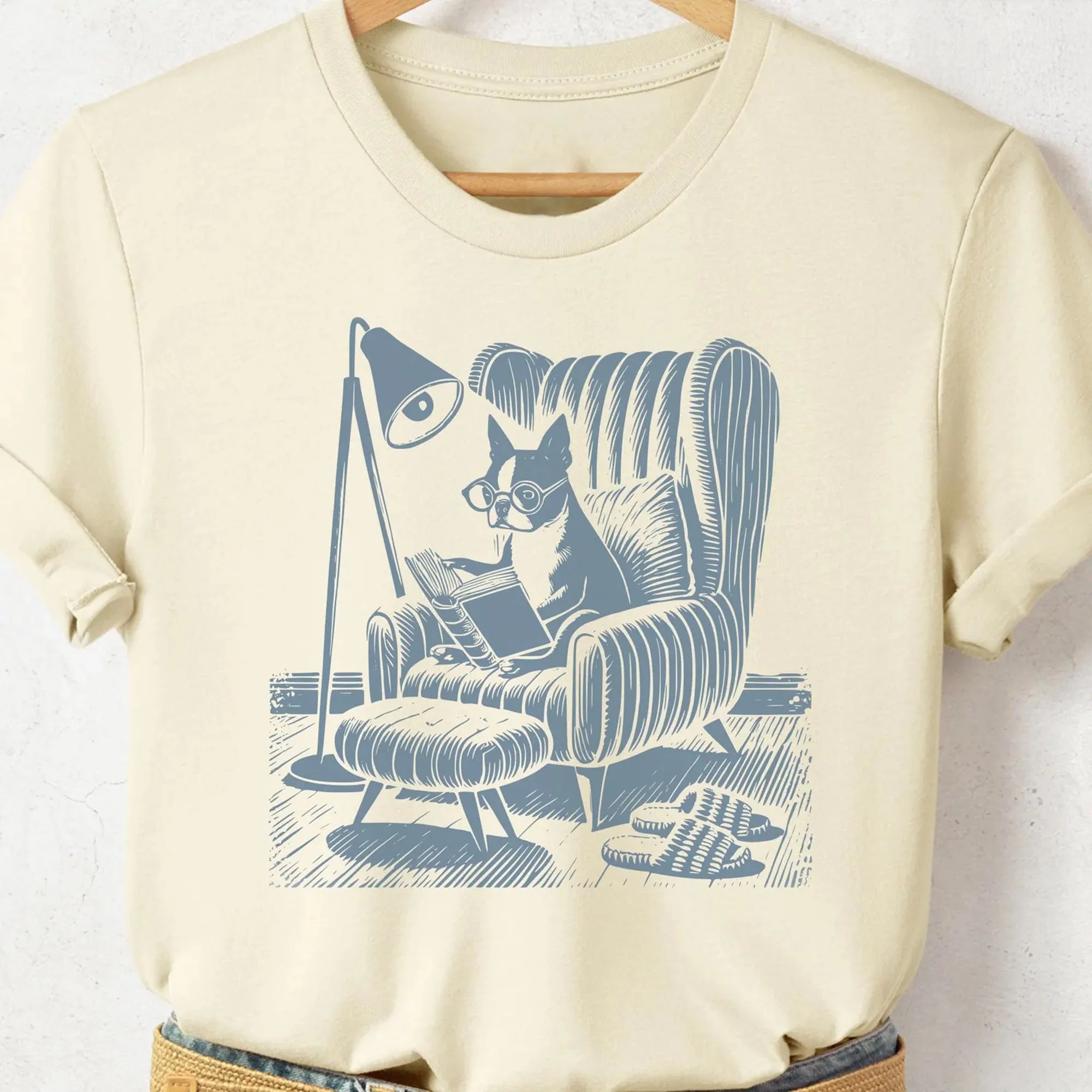 Boston Terrier Reading Chair Book T-Shirt: Vintage Dog Lover Gift Taco Dog
