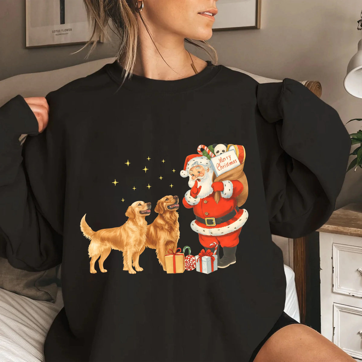 Vintage Golden Retriever Santa Christmas Sweatshirt, Golden Retriever Sweatshirt, Golden Retriever gift for dog mom, Golden Retriever mom